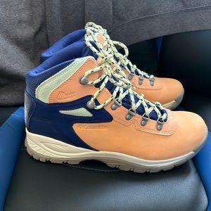 Columbia Newton Ridge waterproof hiking boots